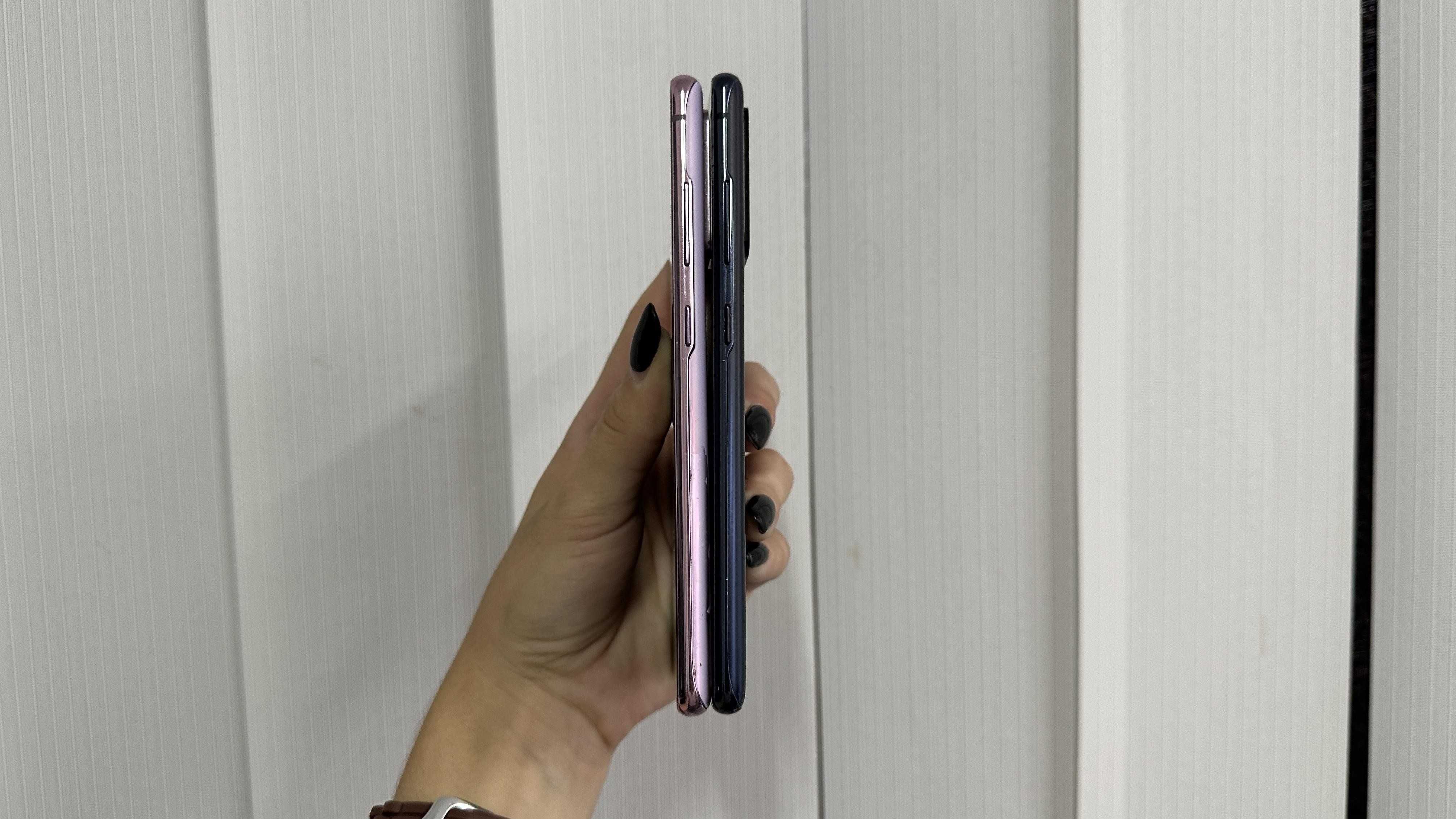 Samsung Galaxy S20 FE 128GB Navy/Red/Pink USED Оплата частинами