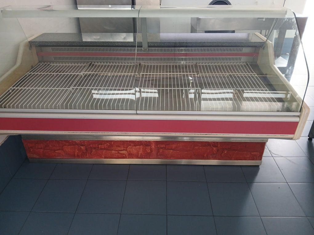 Vitrine de frio positivo de conservação  com 2mts x 1,10mts