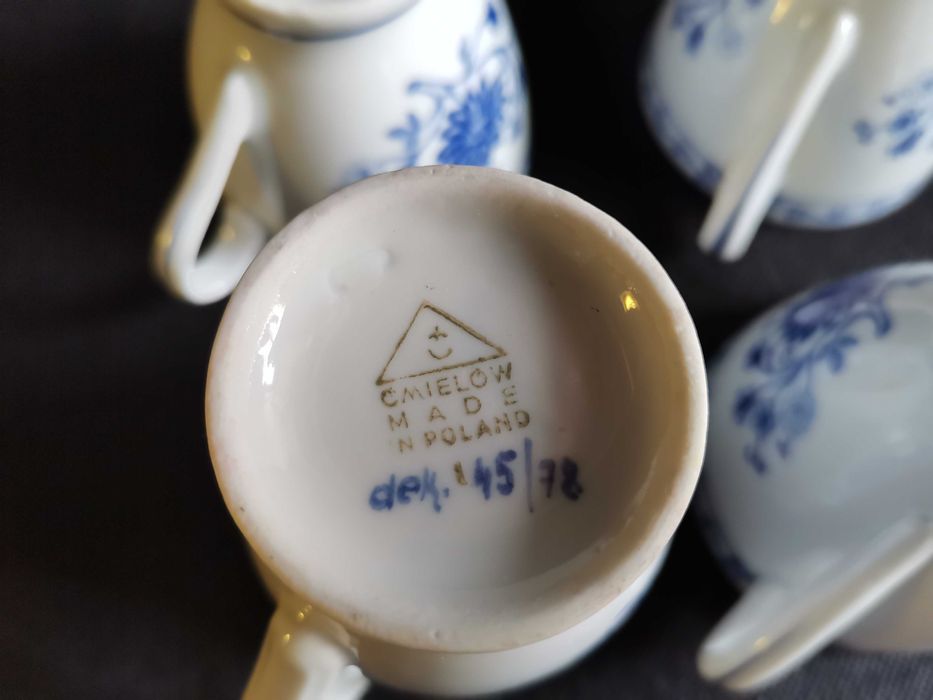 Stare, filiżanki i mlecznik serwis Feston porcelana Ćmielów W. Potacki