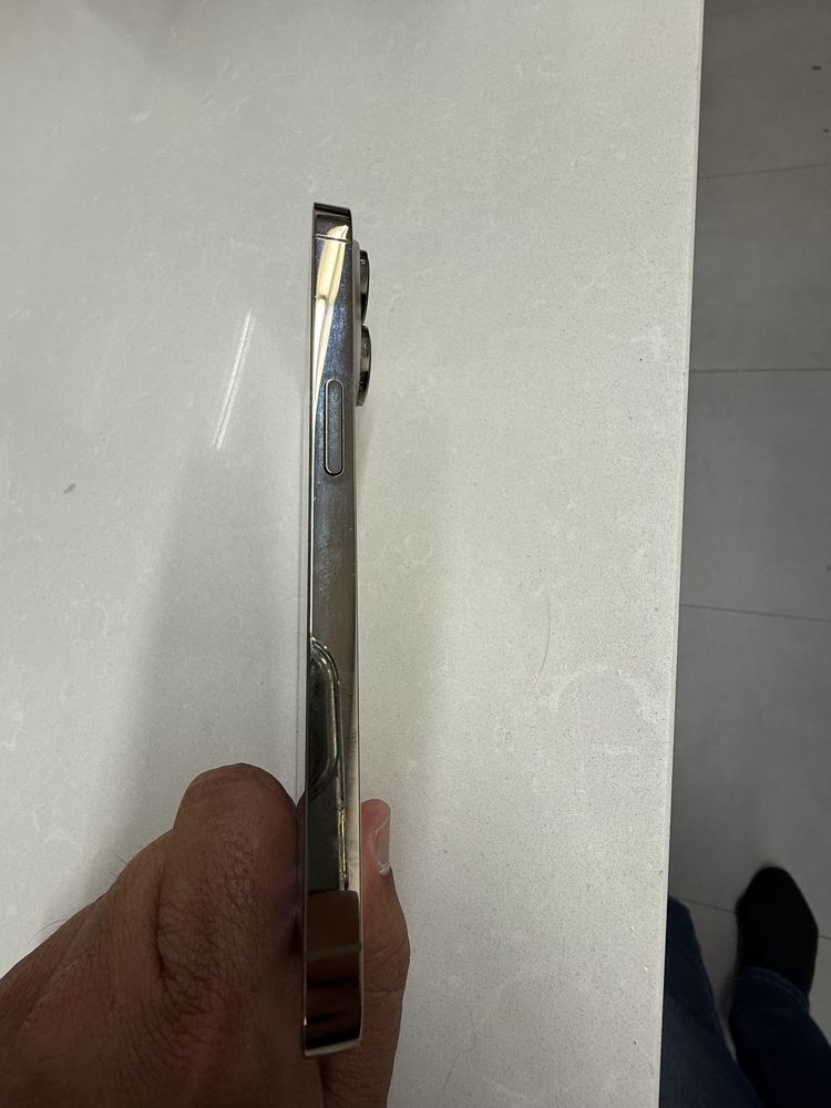 iPhone 14 Pro Gold - 128 GB - irrepreensivel