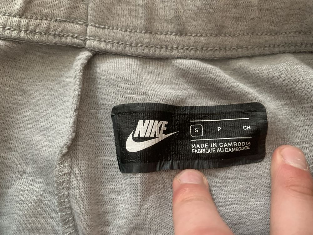 Штани nike tech fleece