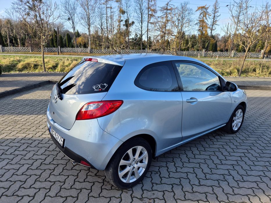 Mazda 2  1.3 benzyna / klimatyzacja/ oryginalny lakier