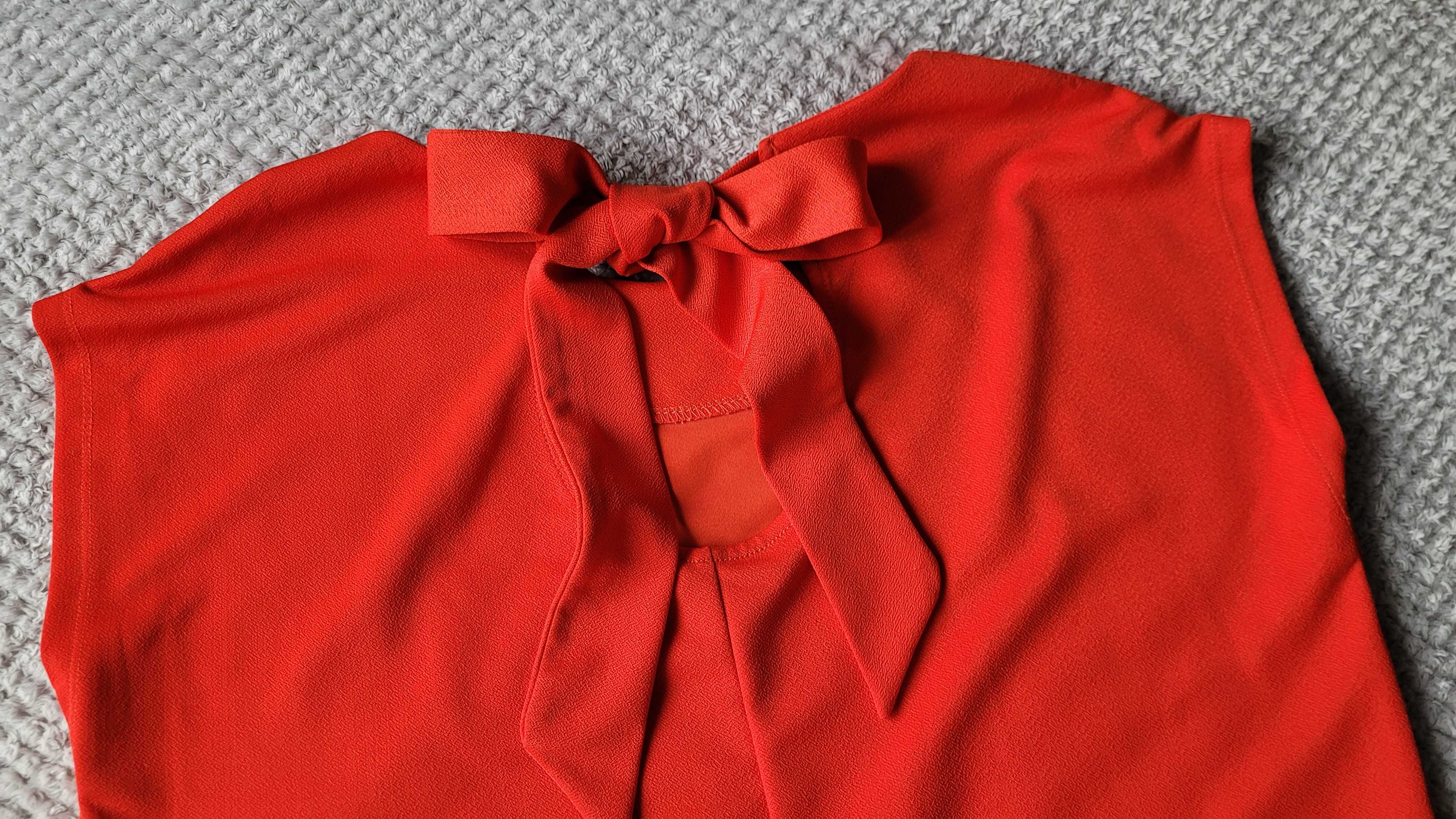 Czerwona bluzka Mohito wiązana na kokardę z tyłu, M