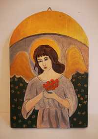 Anioł z kwiatami namalowany na desce
