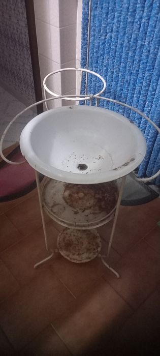 2 lavatório antigos