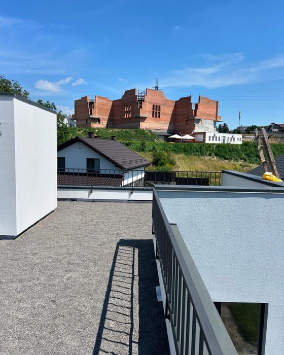 Котеж з подарунком