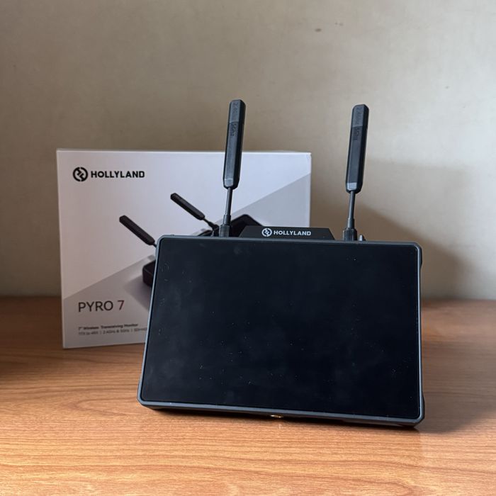 Hollyland Pyro 7 - Monitor
