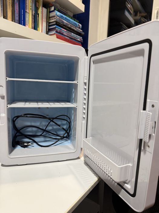 Mini lodowka przenosna