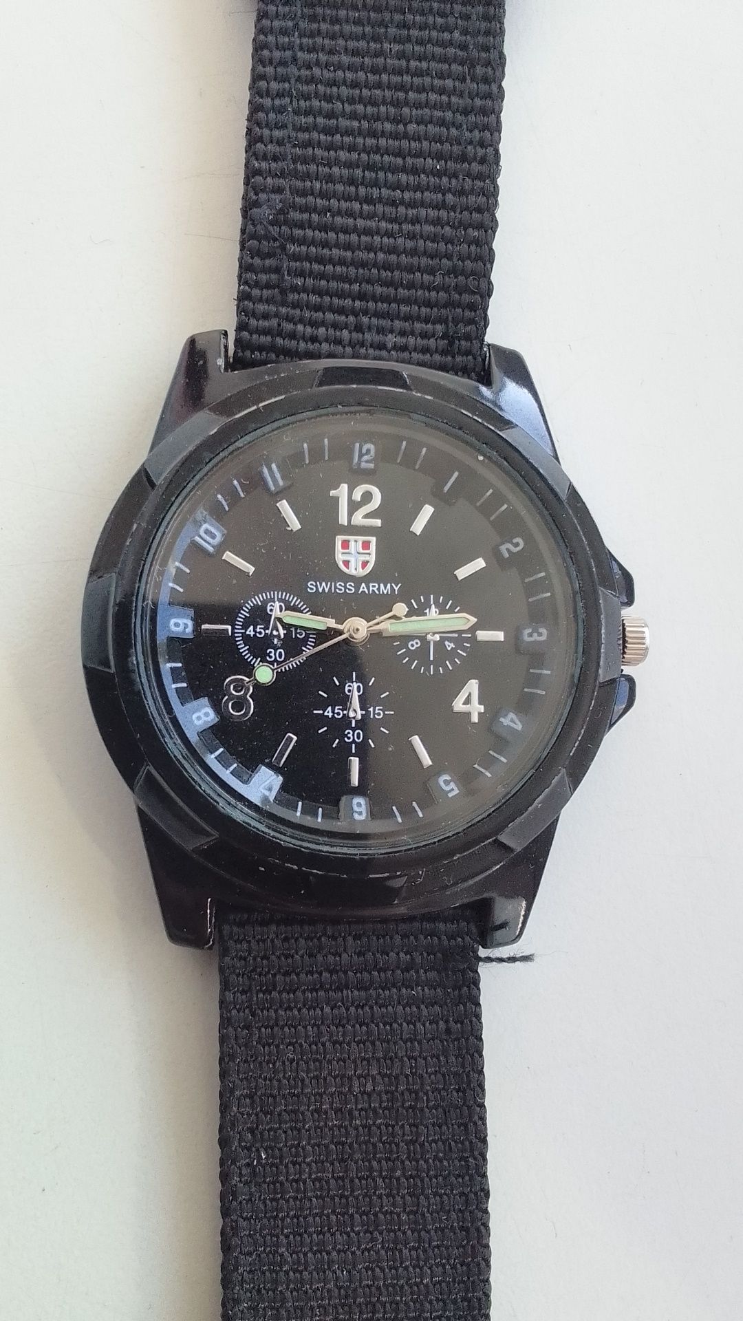 Часы Swiss army.