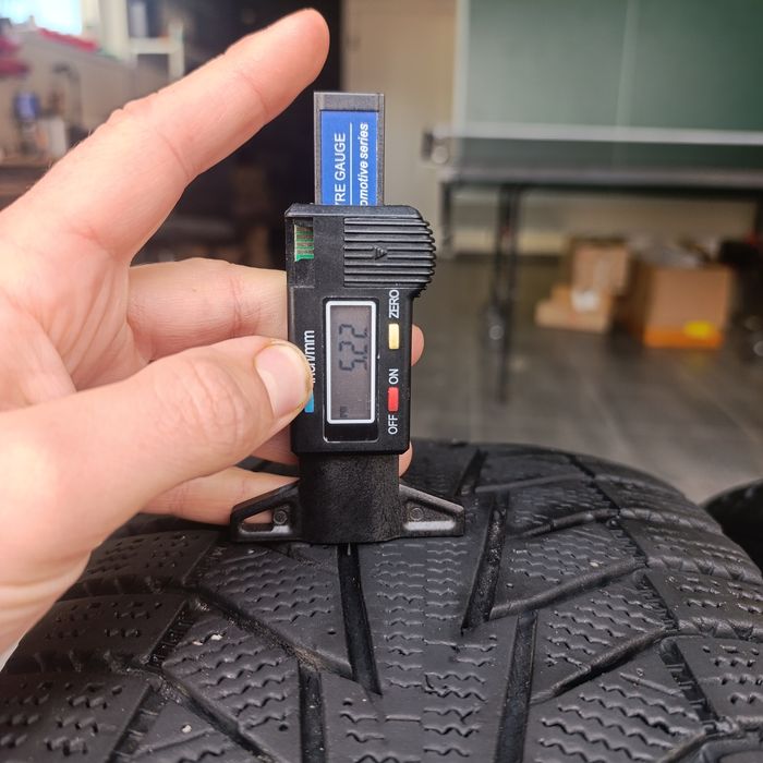 Зимові шини Hankook winter icept 215/55 17