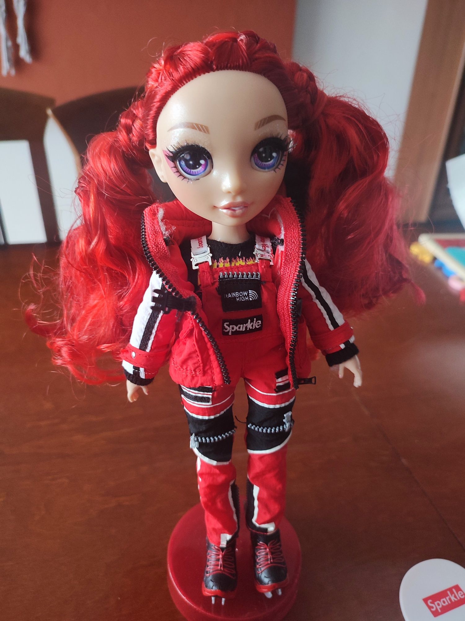 Lalka rainbow high ferie zimowe Ruby Anderson