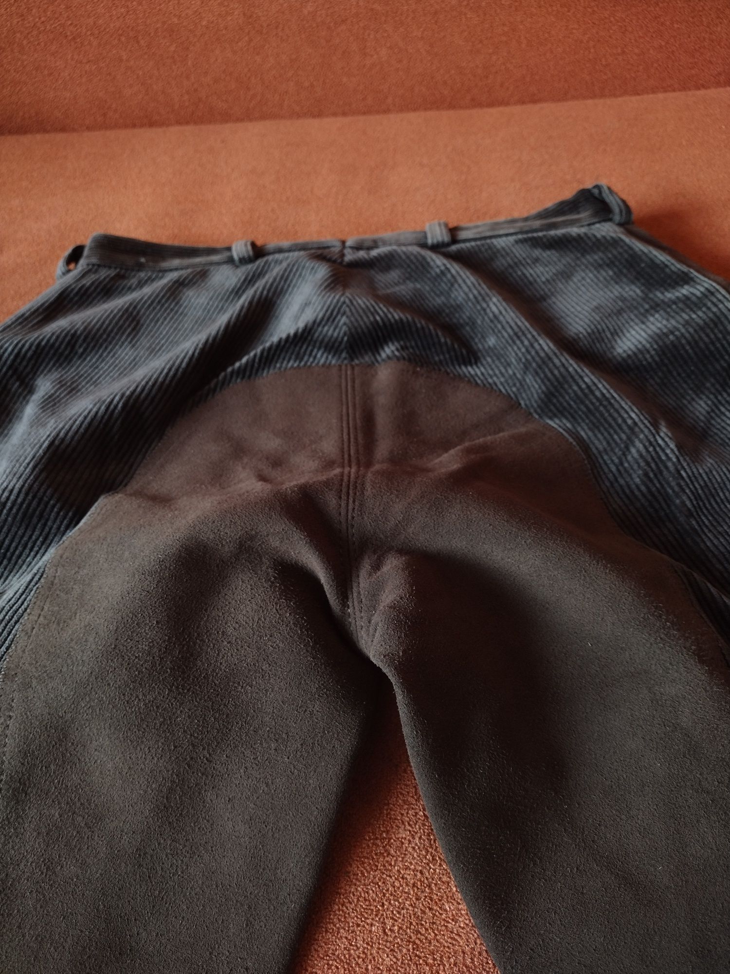 Sztruksowe brązowe spodnie do jazdy konnej Victor Hugo skórzany lej