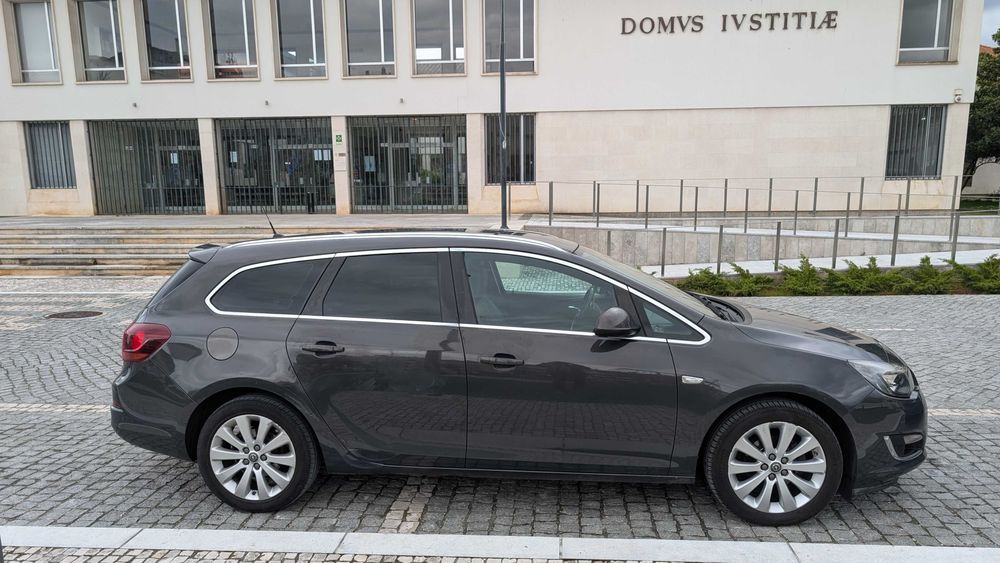 Carro familiar económico e fiável