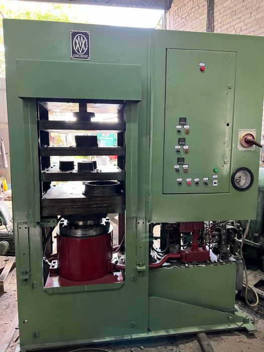 Прес вулканізаційний 600х600, 250т 2 поверхи (Угорщина )Чепель