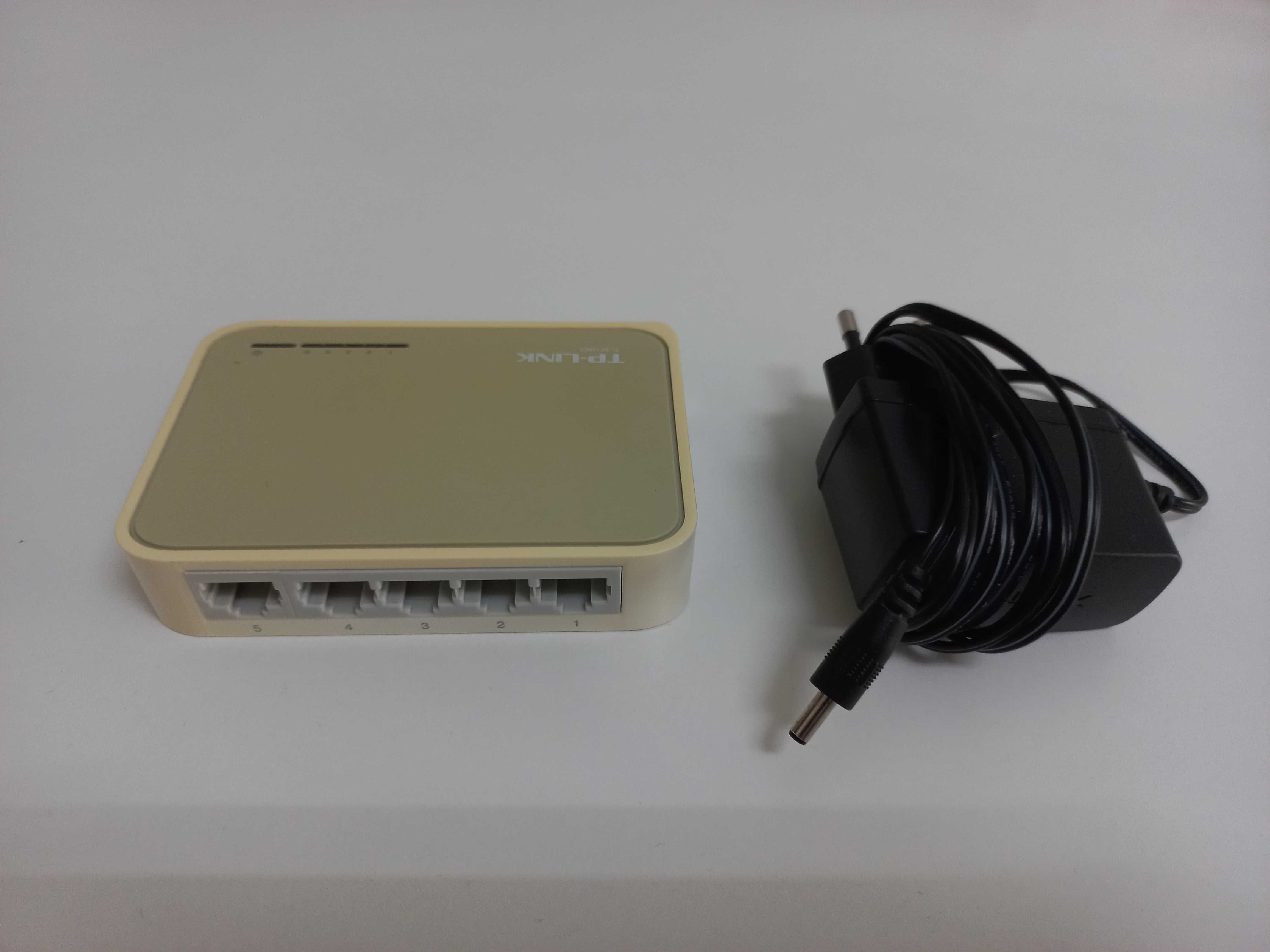 Switch Ethernet 100Mbps de 5 portas