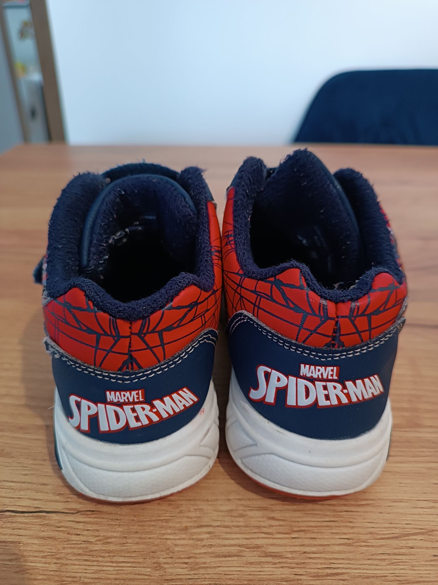 Buty Spiderman 28