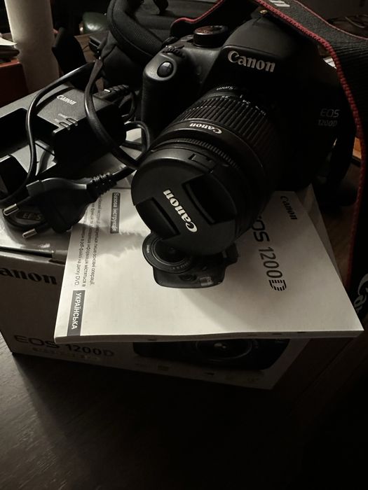 Фотоапарат Canon 1200D дзеркальний фото-відео апарат