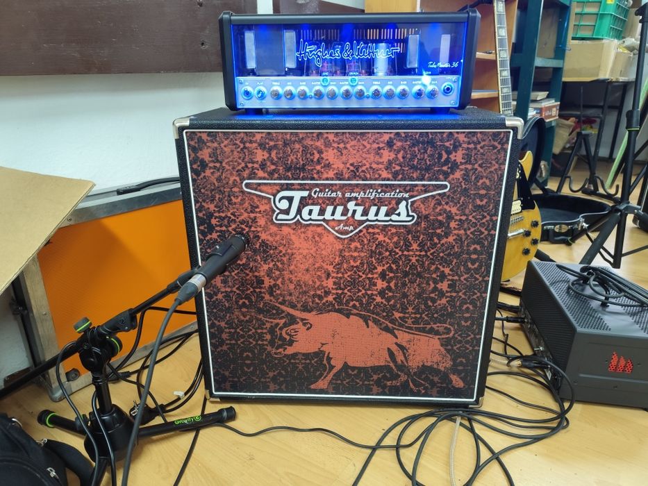 Hughes&Kettner- footswitch i torba w zestawie