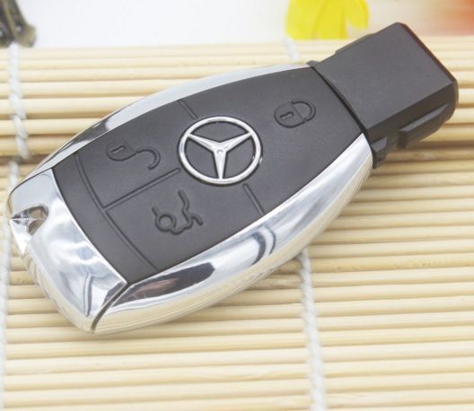 Pendrive Mercedes 4GB, 8GB ou 16 GB