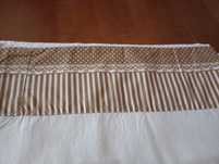 Lençol branco com barra castanho de 1,80 x 2,10cm