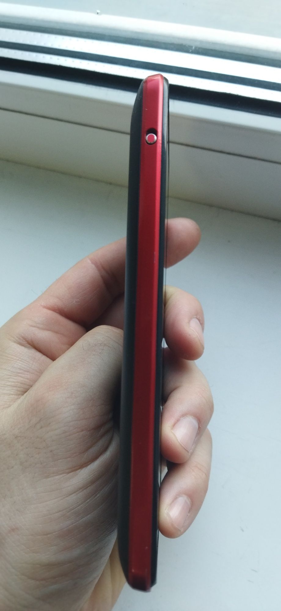 Мобільний телефон Philips Xenium V377 Dual Sim Black-Red