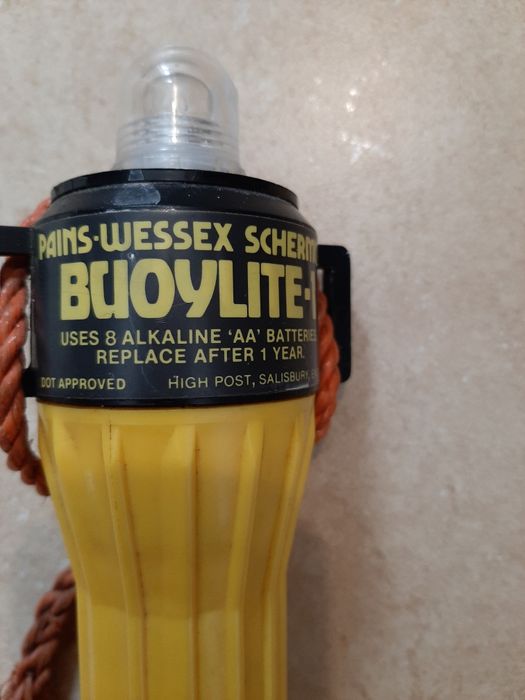 Bóia, luz de salvamento com suporte