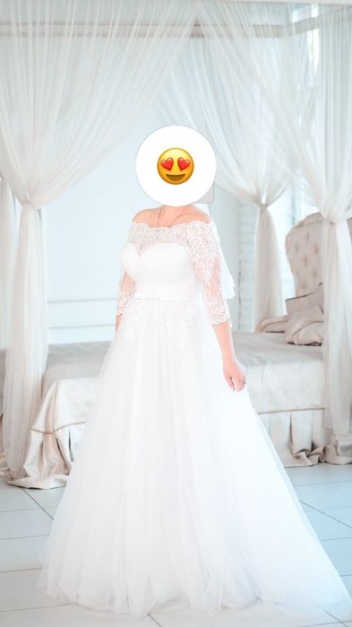 Весільне плаття білого кольору