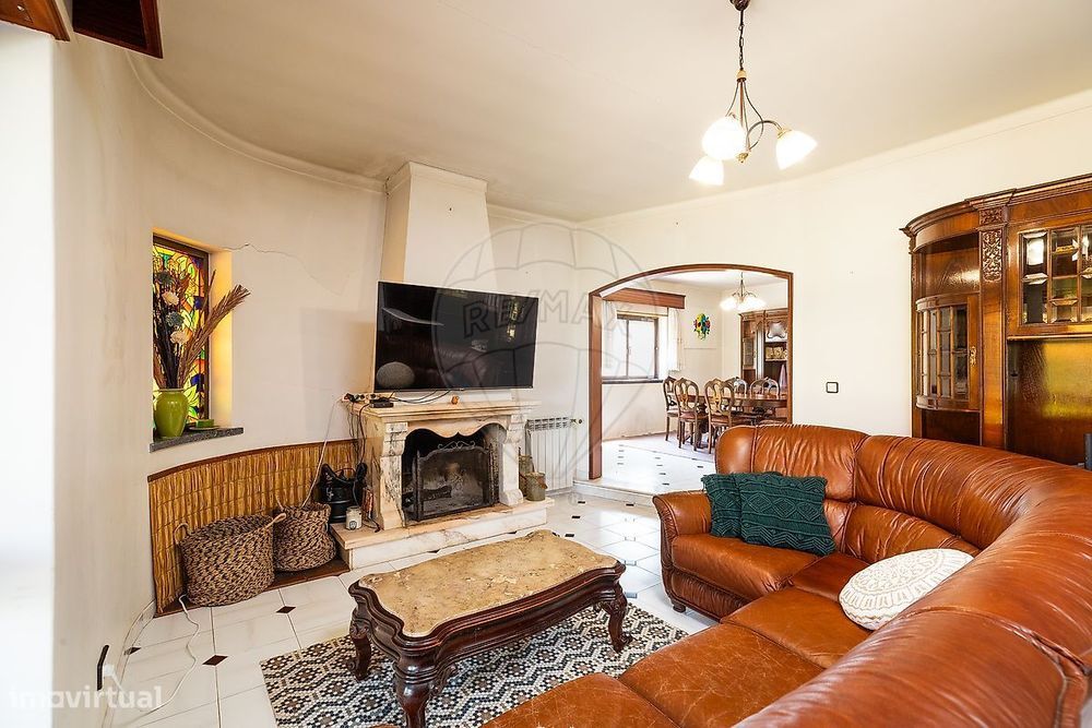 Moradia T4 para venda