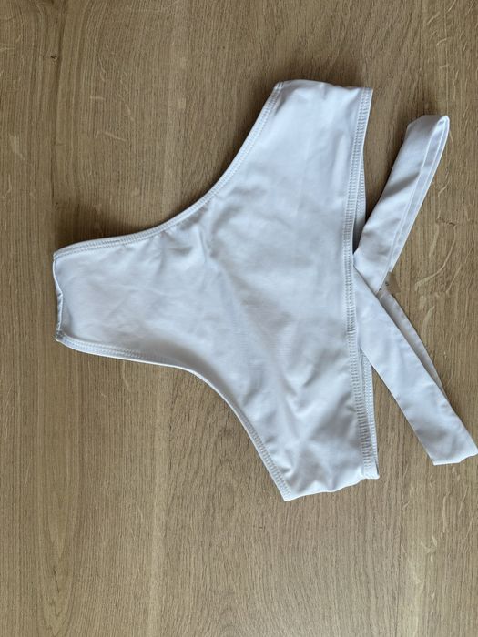 Majtki jak Niwe!dół bikini