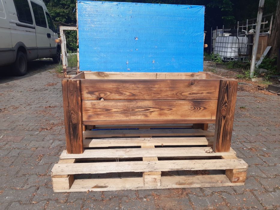 Skrzynie ozdobne na kwiaty