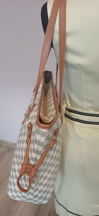 Torebka inspirowana stylem Louis Vuitton – model typu Neverfull.