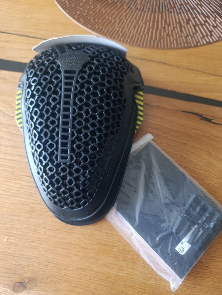 Ochraniacze motocyklowe Bering Seguaa Alpha typ A. Nowe z matką
