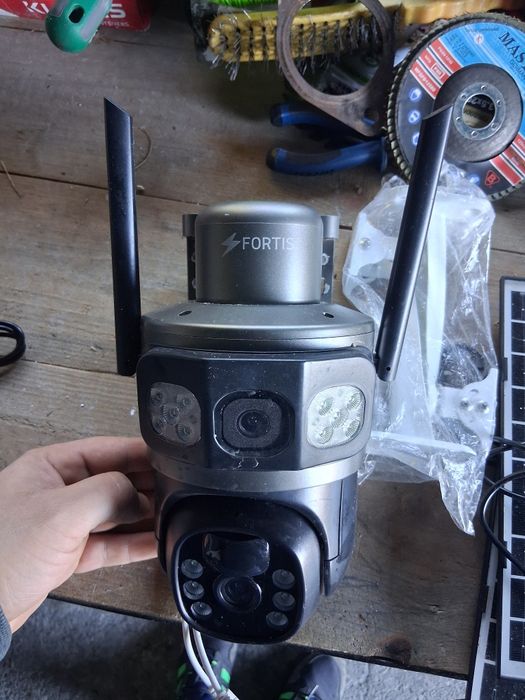 Podwójna kamera zewnętrzna obrotowa Fortis SV-CAM 4.0 Solar Dual Lens
