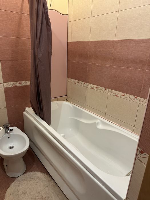 Кімната на підселення для дівчини