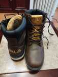 Botas completamente novas
