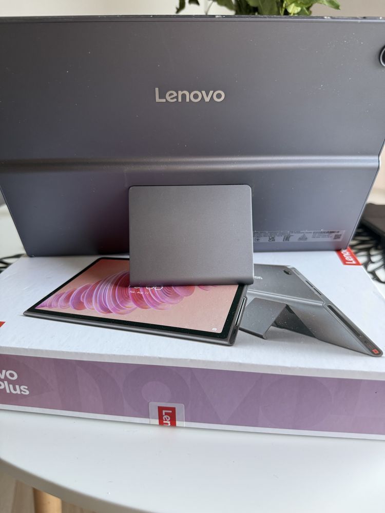 Lenovo Tab Plus
