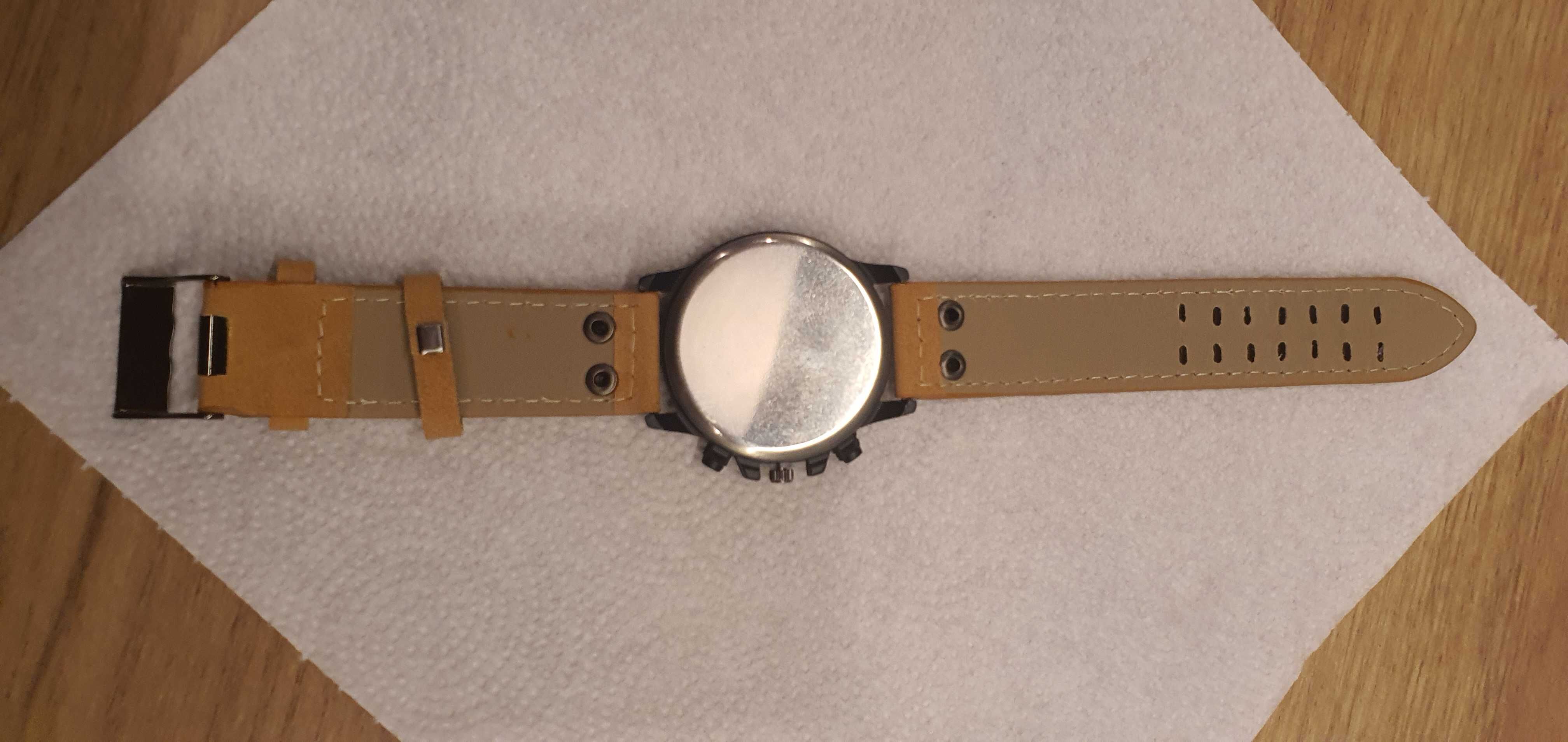 Zegarek meski ze skorzanym paskiem