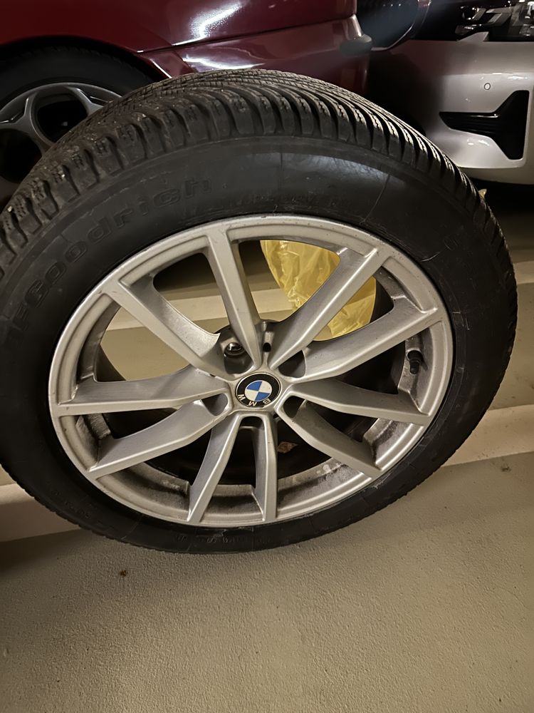 BMW 330e R17 zima