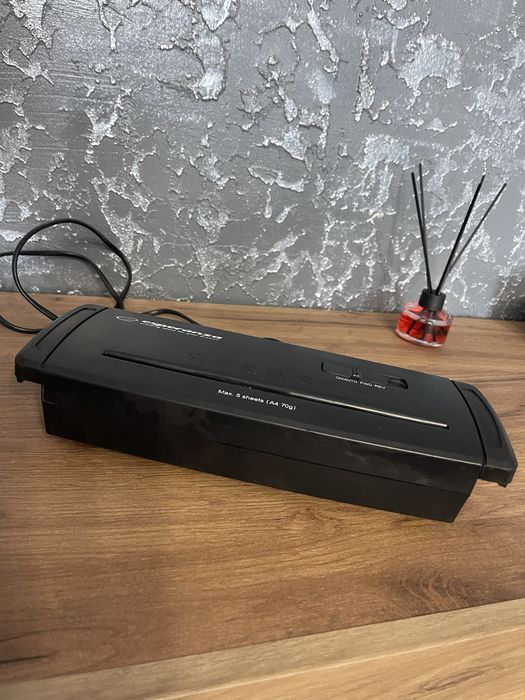 Подрібнювач паперу Esperanza EN104 (Шредер)