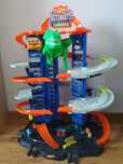Sprzedam Hot Wheels City Mega Garaż T-Rexa