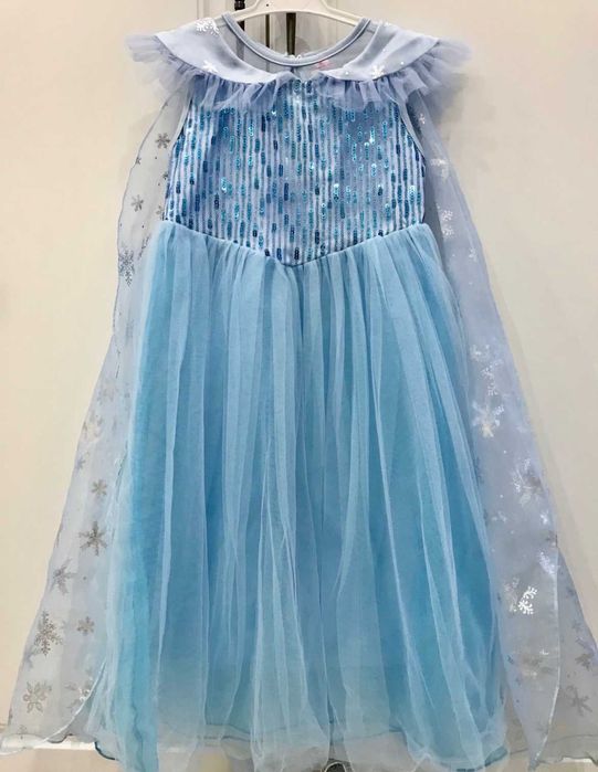 Безумно красивое карнавальное платье Эльзы от Disney+туфельки.