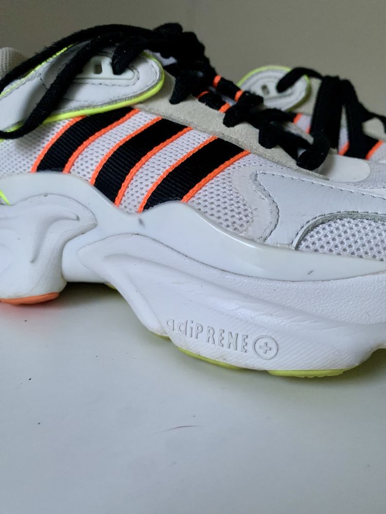 Buty odblaskowe Adidas adiPRENE plus
