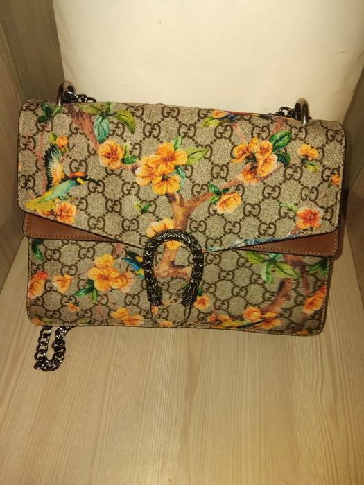 Продам женскую сумку