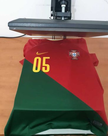 Camisola Vermelha da Seleção Portuguesa 2022