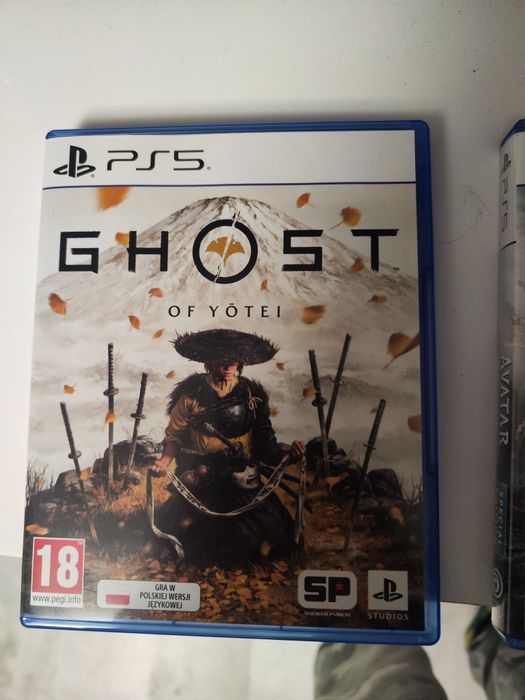 PlayStation 5 Slim (napęd) + 2 pady + gry Avatar, Ghost of Yotei