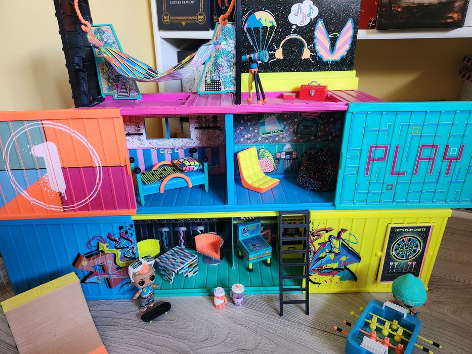 Clubhouse Domek imprezowy Lol Suprise wraz z 2 laleczkami