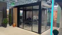 Pergola office 5,3x3 m – zabudowana, dach stały z lamelami i ścianami