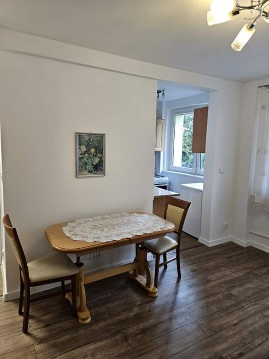 Ładna przytulna kawalerka.