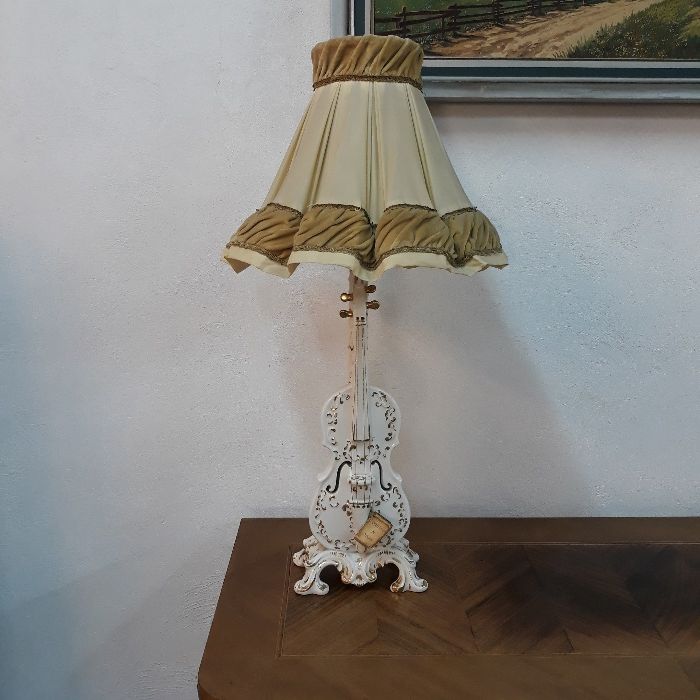 Włoska lampa stołowa ceramiczna skrzypce Capodimonte Neapol