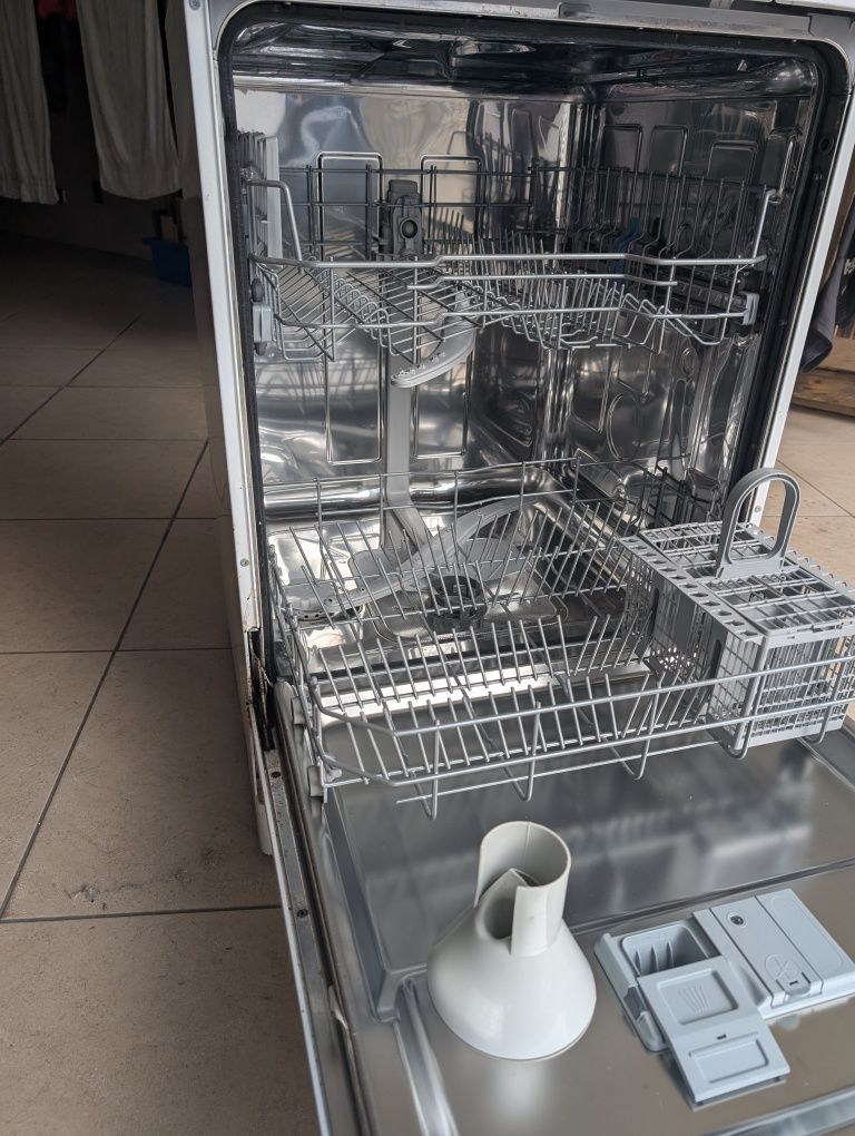 Máquina de lavar loiça Indesit